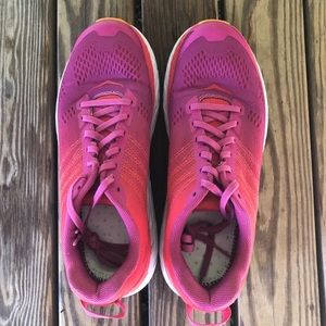 HOKA Clifton 6